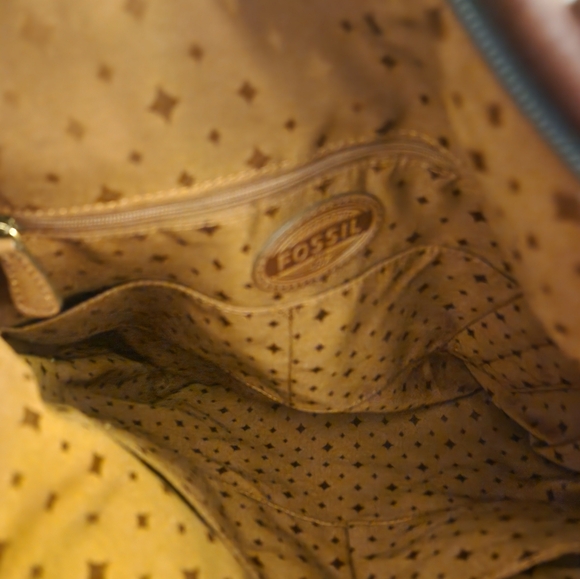 Fossil Explorer Leather Tote - Picture 8 of 8